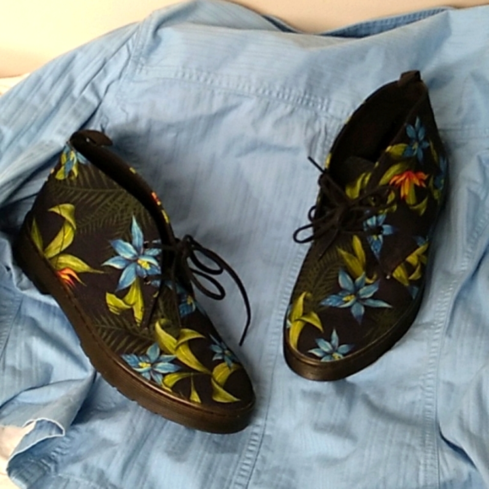 ⭐🌺💙🌼Women's Dr. Martens Daytona floral shoes size 7 💥LIKE NEW💥⭐🌺💙🌼